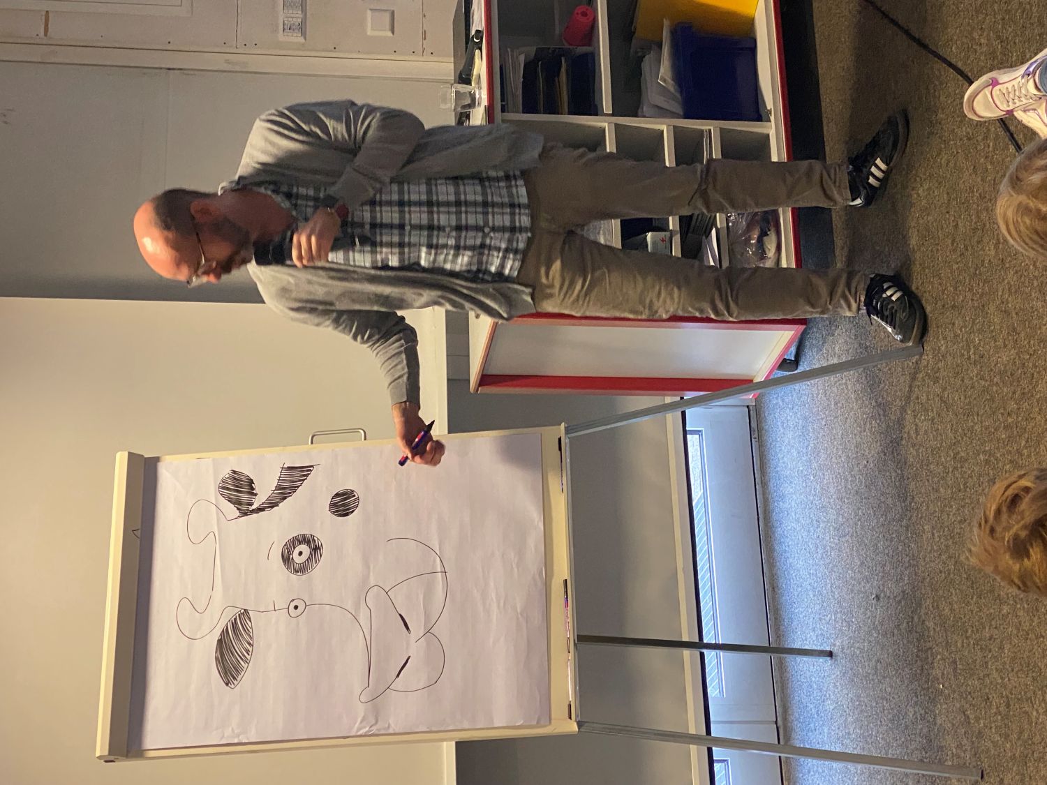 Autor Alexander Steffensmeier besucht mit „Lieselotte“ die AKS
- Bild 03